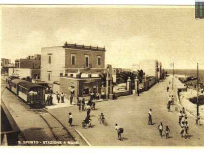 Nel 1928 si consum� per� il divorzio tra la marina e la sua citt� "madre", con l'annessione come frazione al capoluogo di regione. Ci� non tagli� i rapporti con Bitonto, con la quale vennero facilitati i collegamenti grazie all'inaugurazione di una linea tramviaria